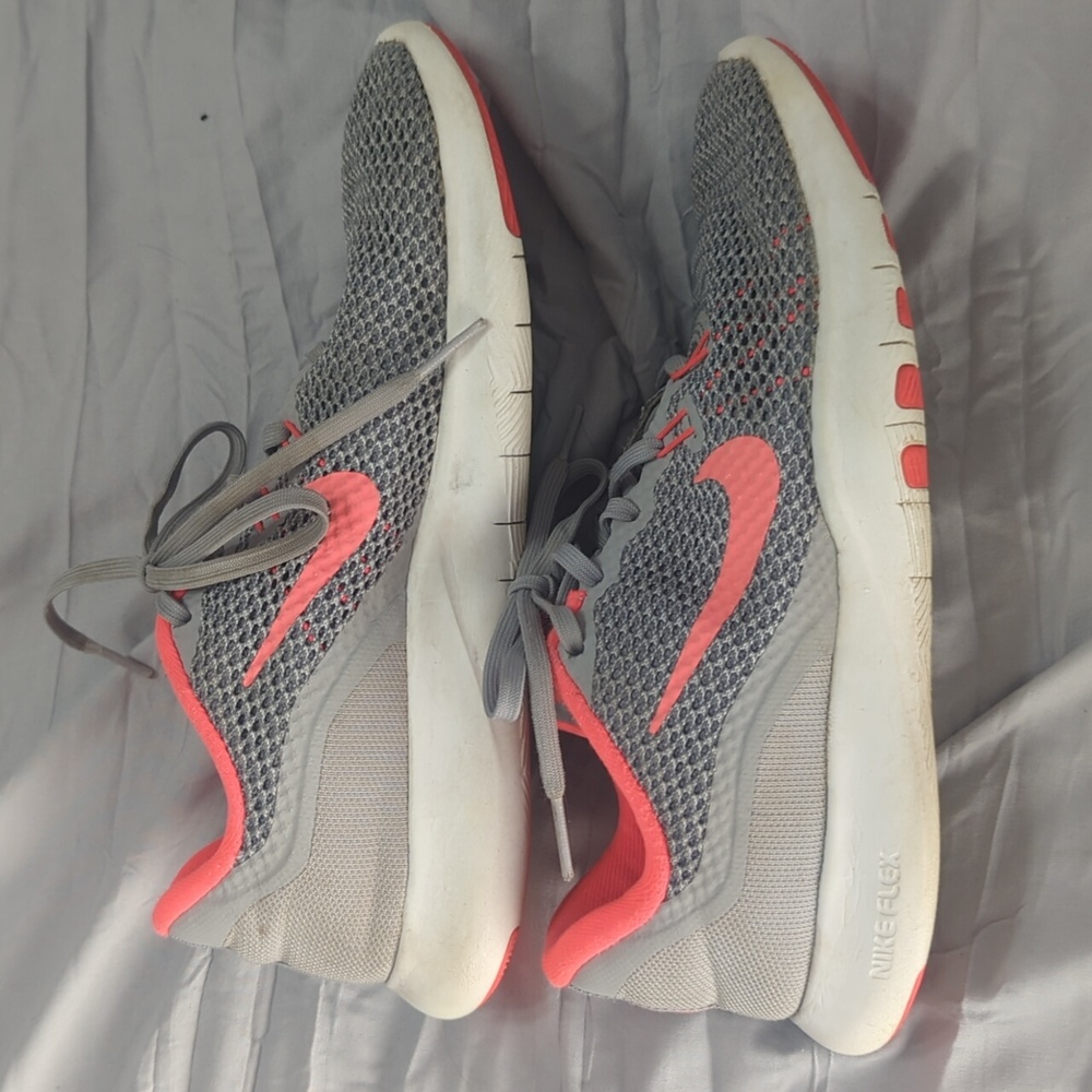 Women's Nike shoes